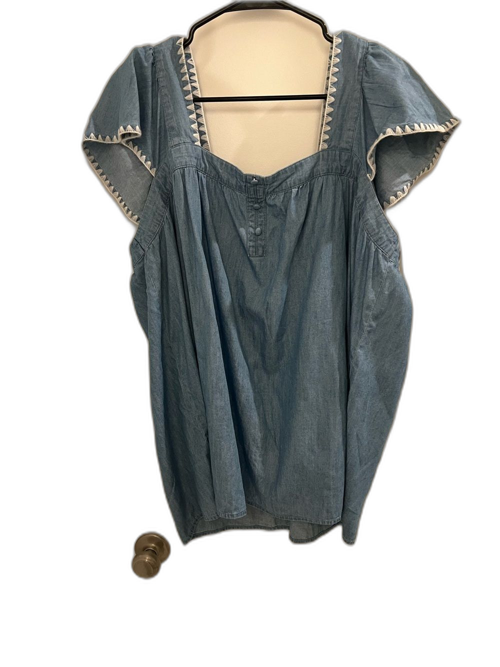 Cato NWT Plus Size 18/20W Chambray Flutter Sleeve Top Smocked Back